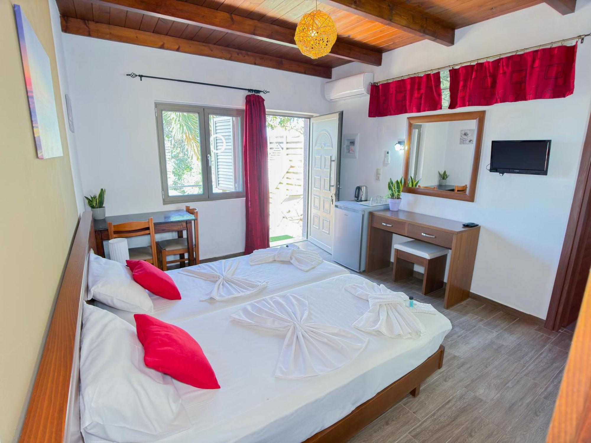 Beautiful Life Rooms With Sea View - Next To Elafonisi Beach Екстер'єр фото